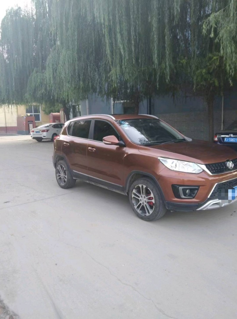 保定18年北汽绅宝X352