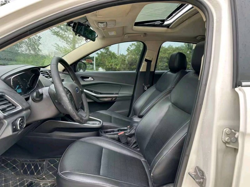 珠海18年福特福睿斯4