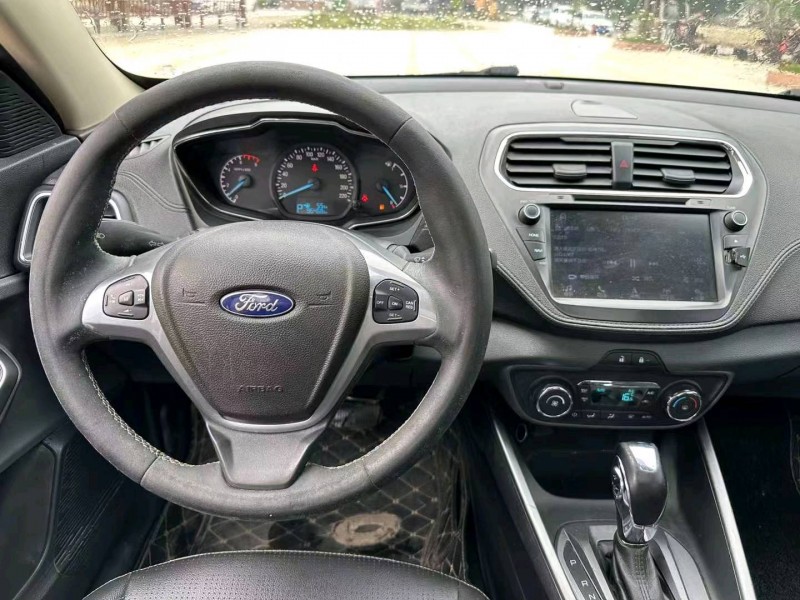 珠海18年福特福睿斯7