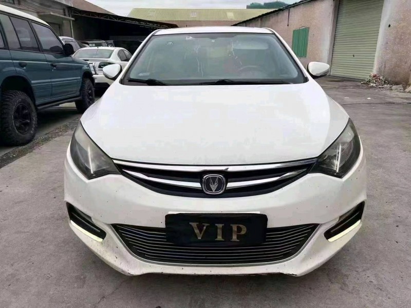 汕头17年长安汽车逸动1