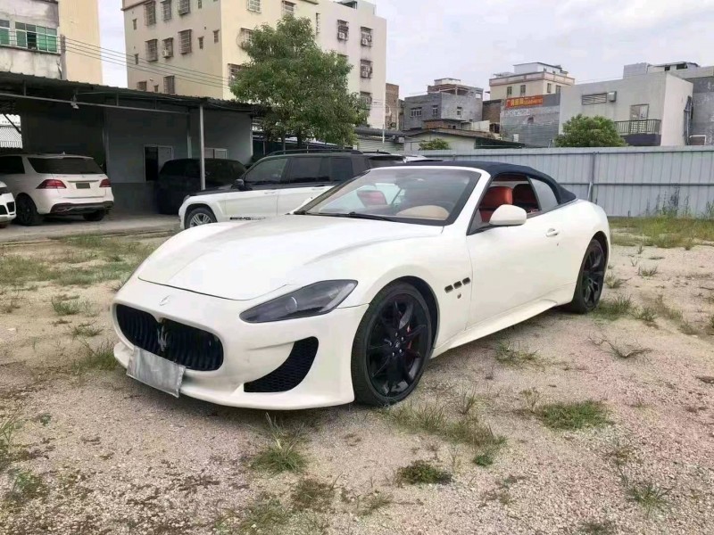 珠海12年玛莎拉蒂GranCabrio2