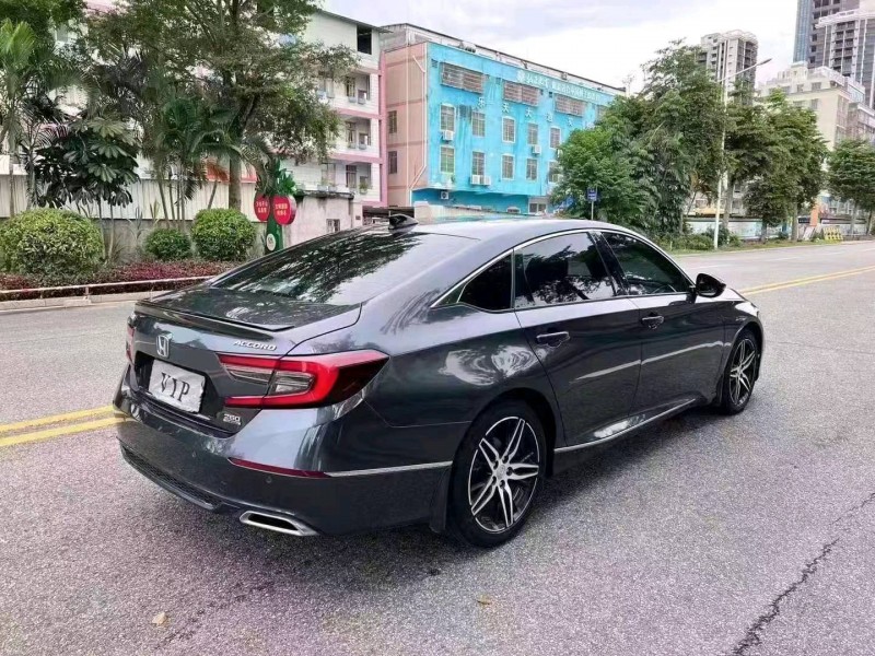 汕头22年本田雅阁5