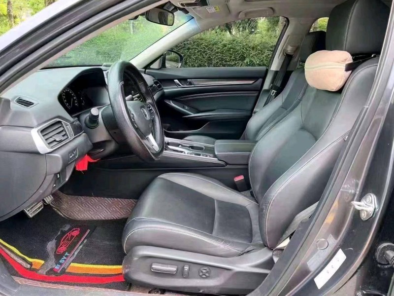 汕头22年本田雅阁7