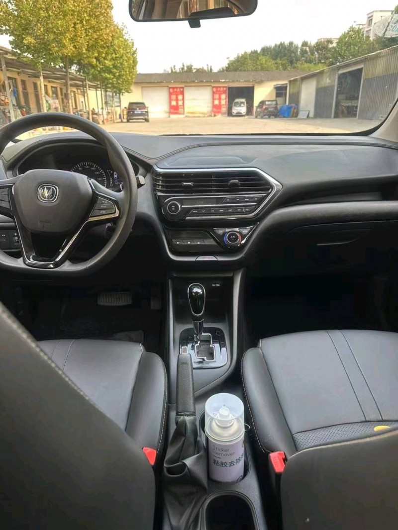 东营20年长安汽车悦翔6