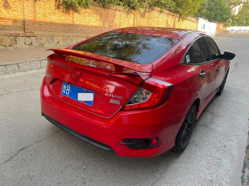 东营19年本田思域9