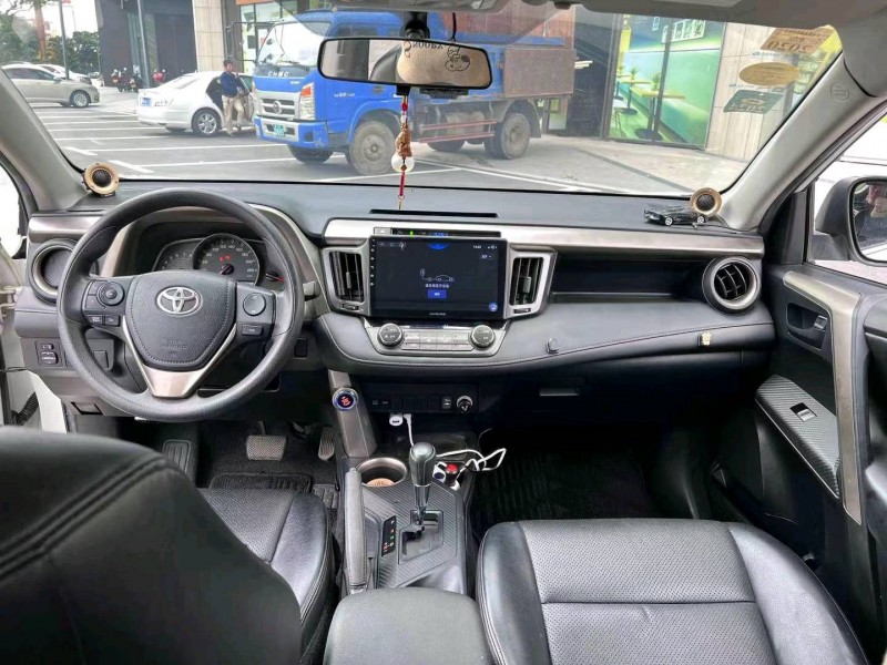 汕头16年丰田RAV4荣放9