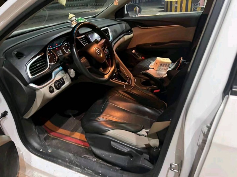 衡阳20年别克英朗8