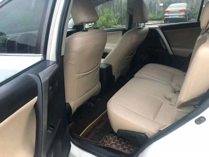 汕头17年丰田RAV4荣放5