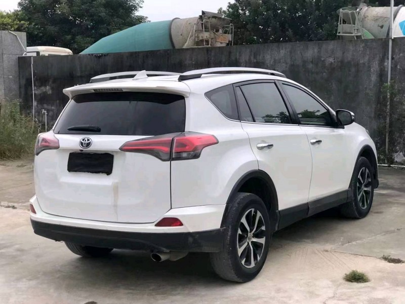 汕头17年丰田RAV4荣放9