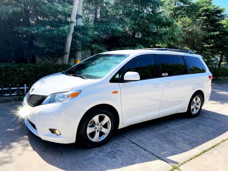 潍坊15年丰田塞纳6