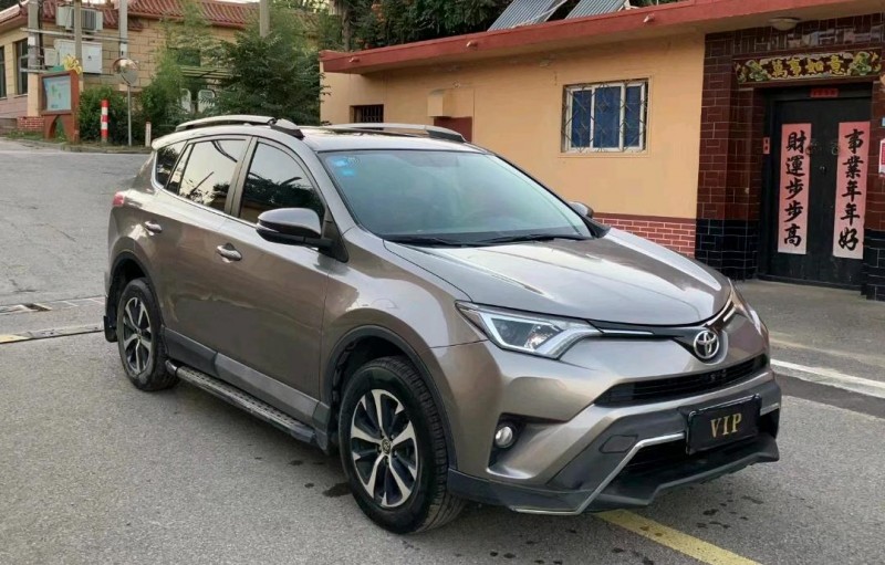 青岛17年丰田RAV4荣放2