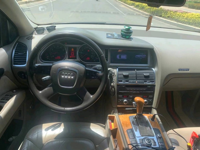 济南11年奥迪Q77