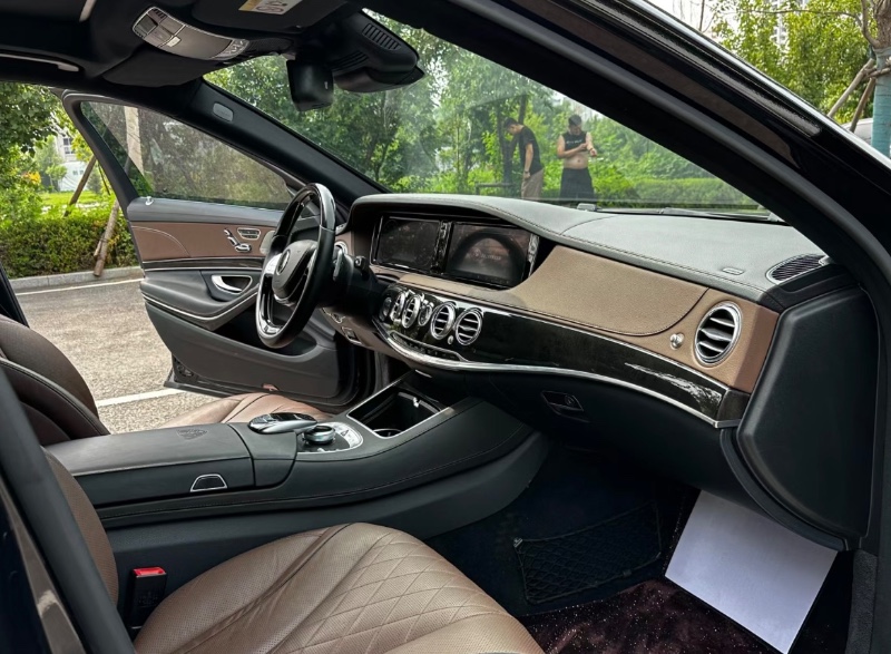 济南16年奔驰迈巴赫S级9