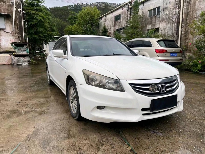 深圳11年本田雅阁3