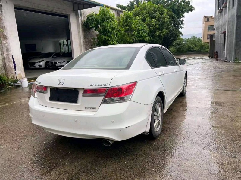 深圳11年本田雅阁6