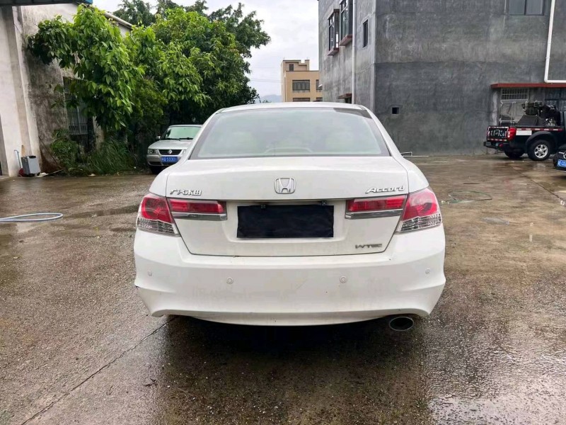 深圳11年本田雅阁9