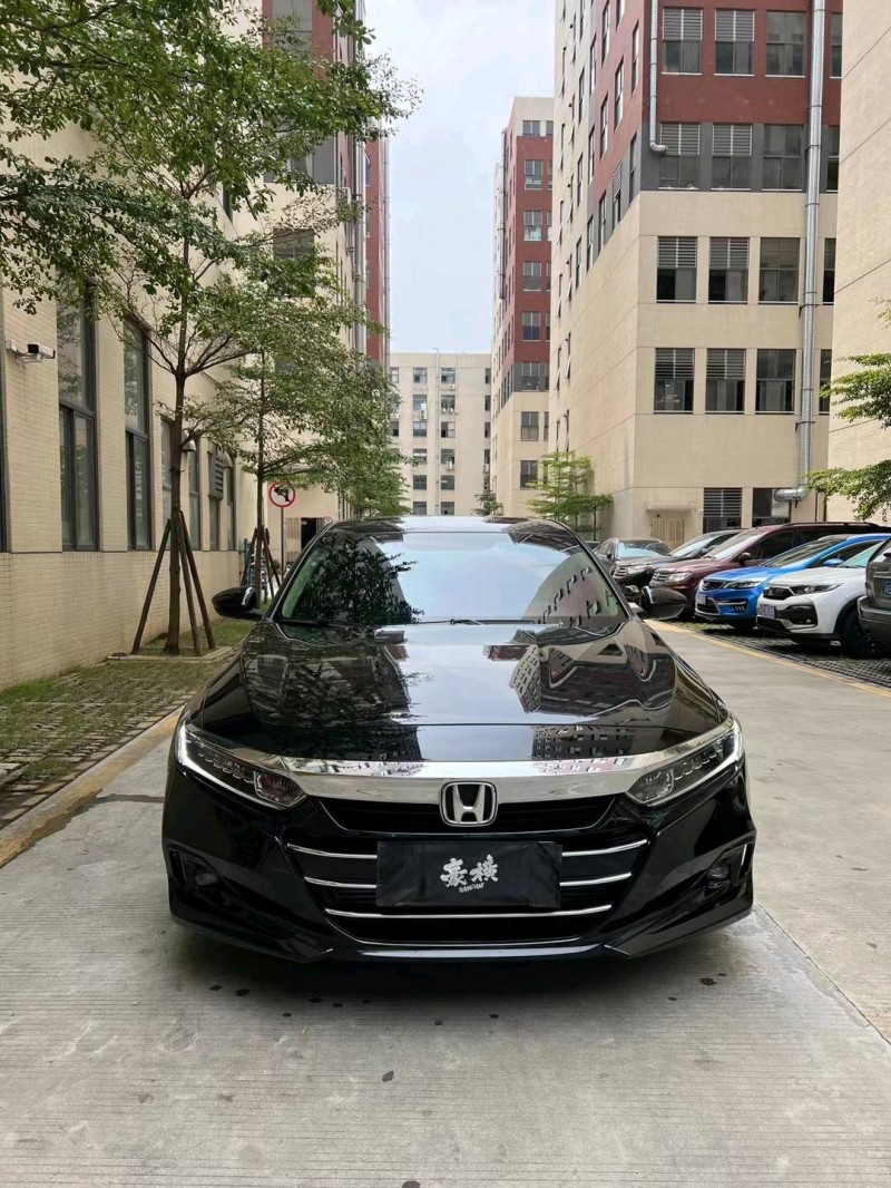 佛山22年本田雅阁1