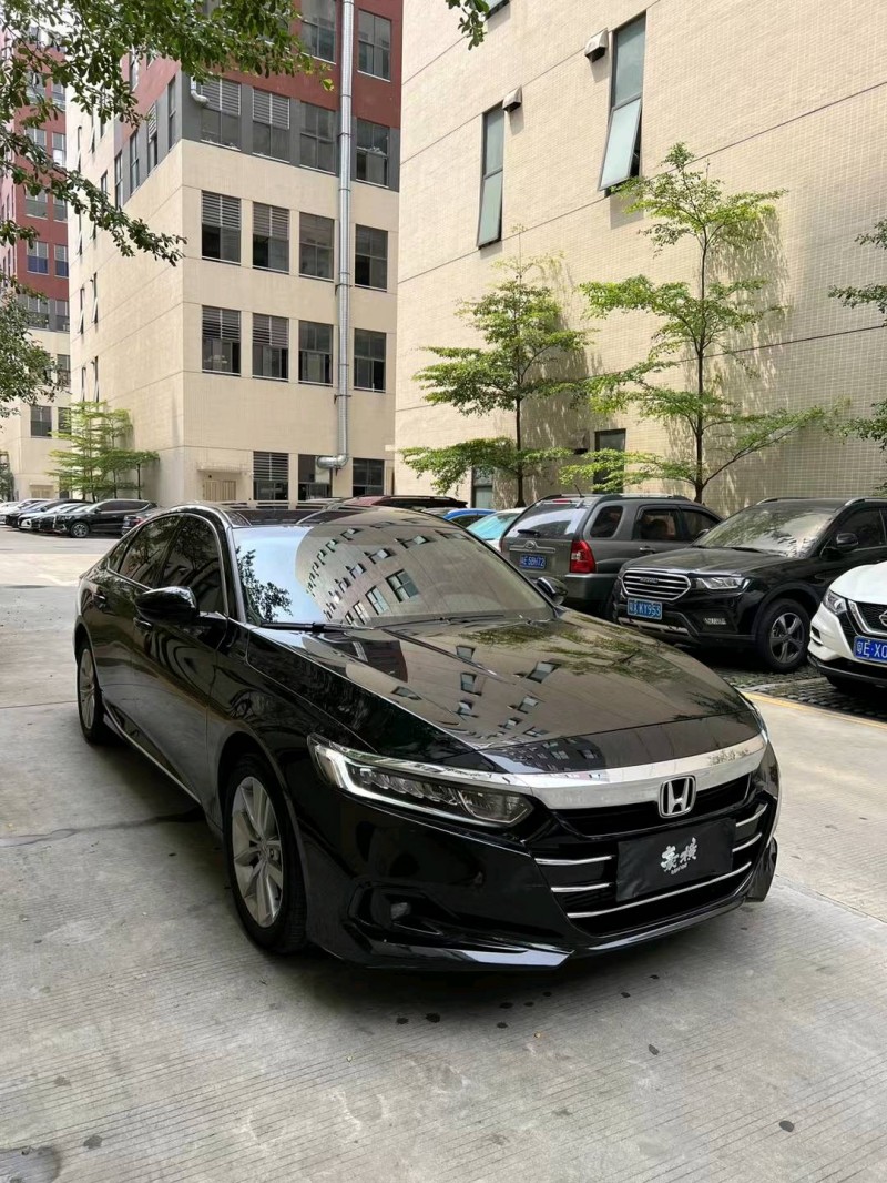 佛山22年本田雅阁2