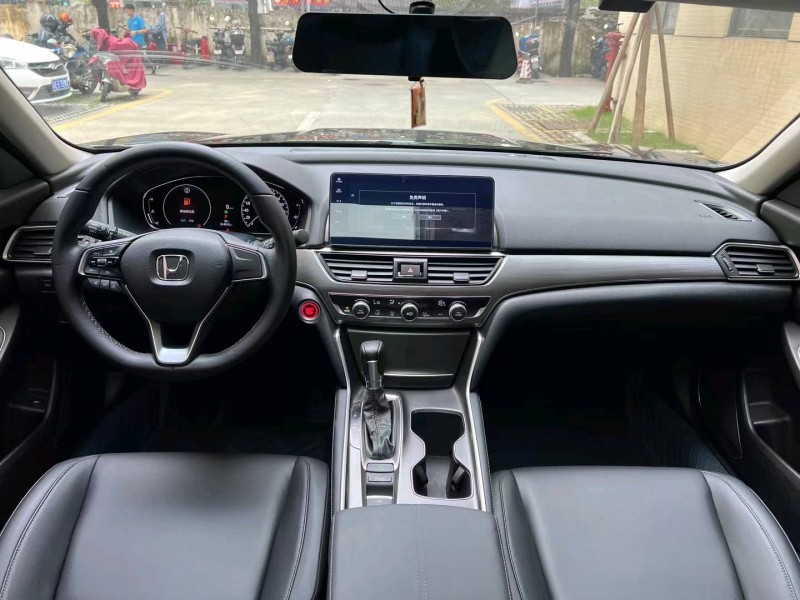 佛山22年本田雅阁6