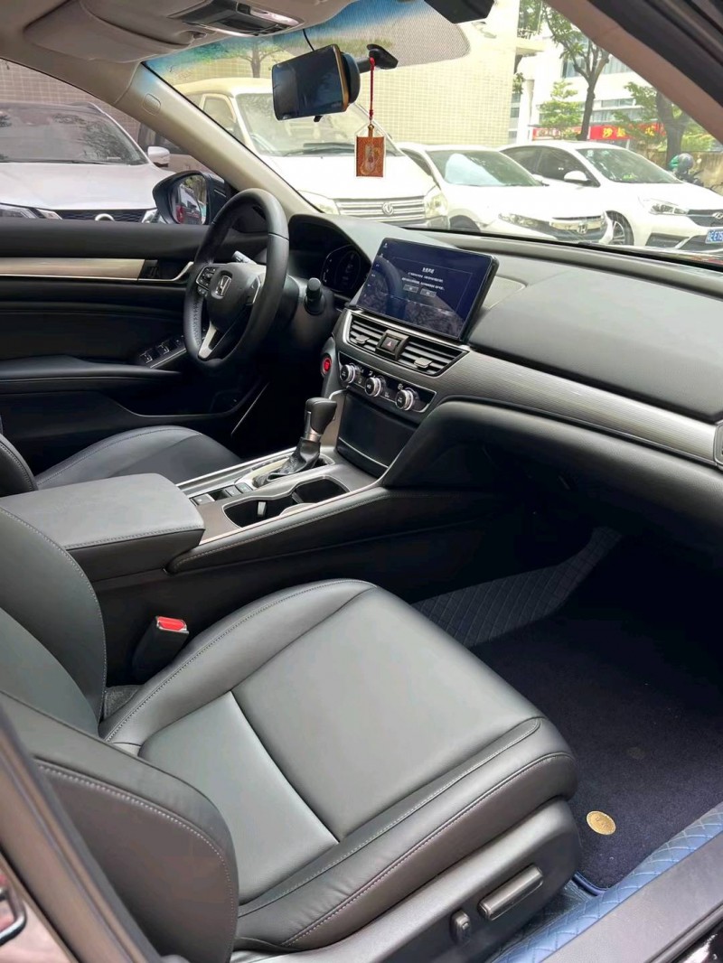 佛山22年本田雅阁7