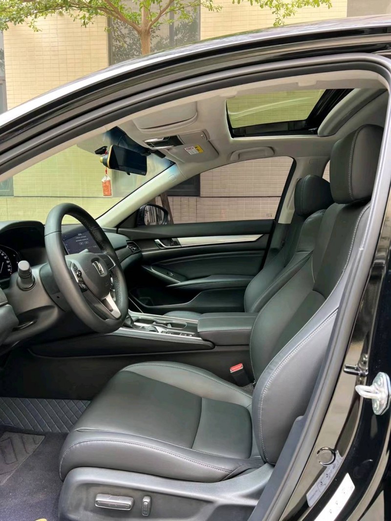 佛山22年本田雅阁9