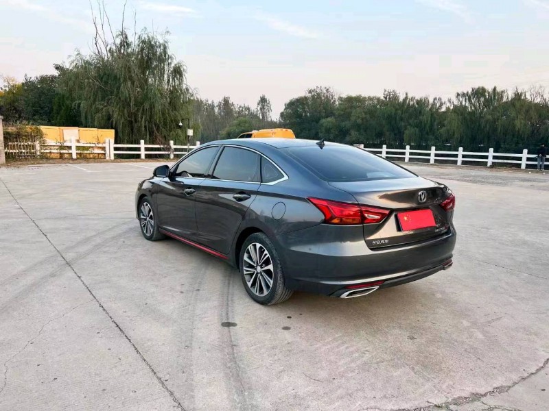 苏州21年长安汽车锐程CC6