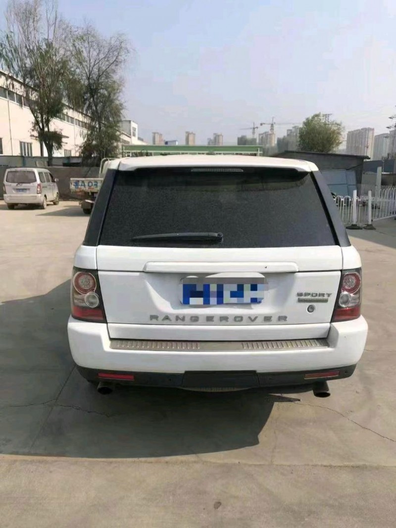 东营11年路虎揽胜运动3