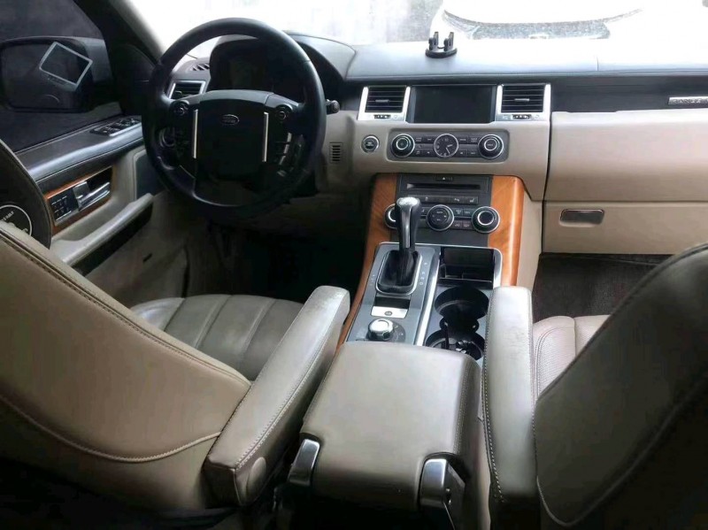 东营11年路虎揽胜运动5