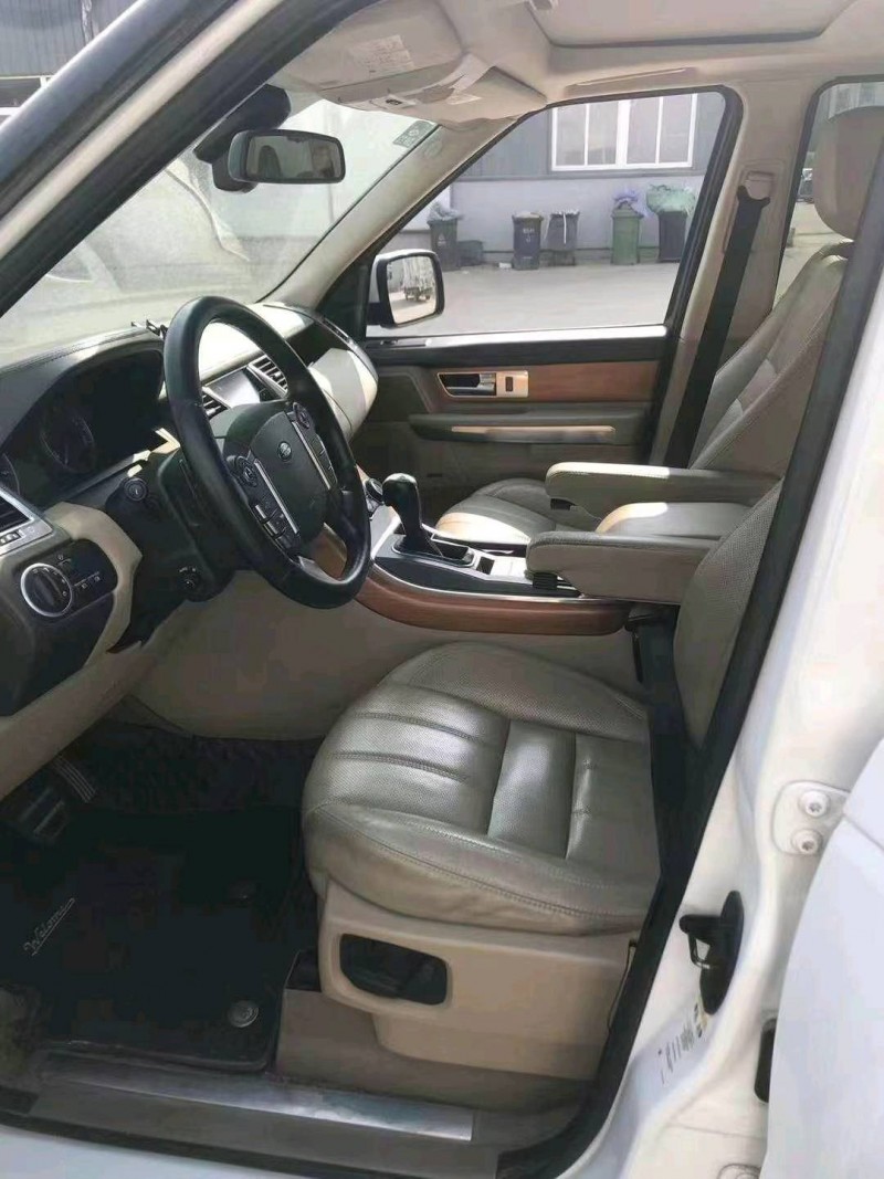 东营11年路虎揽胜运动8