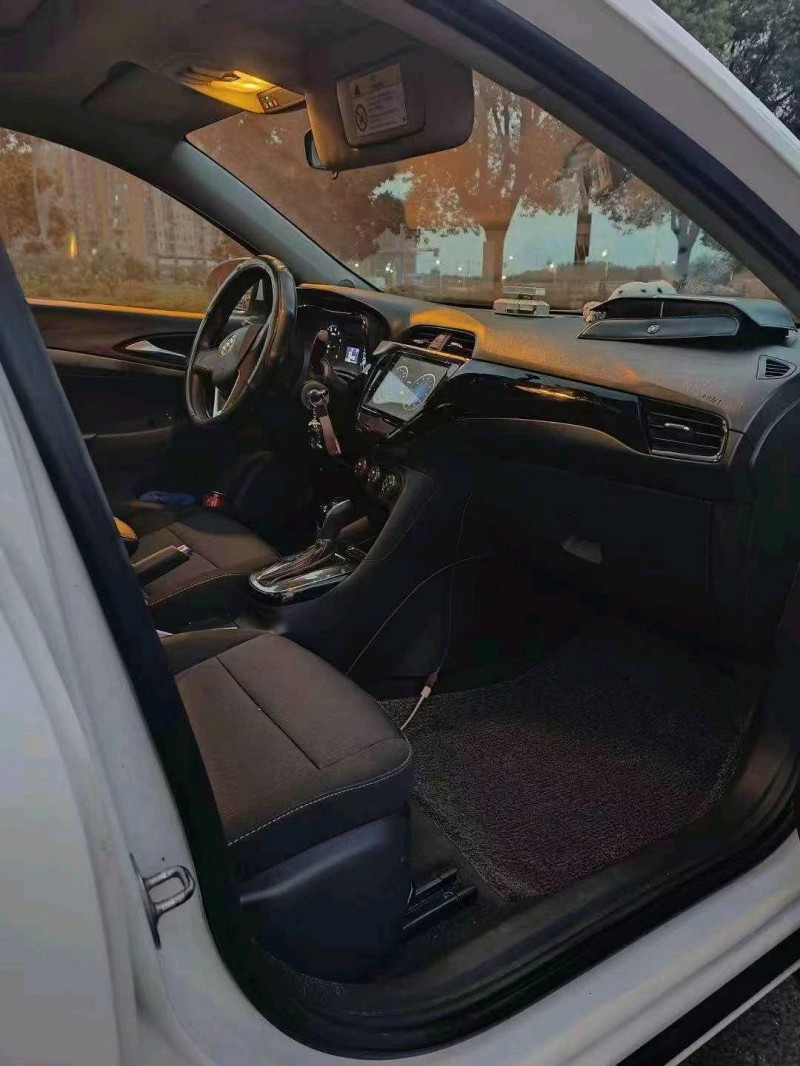 嘉兴19年别克凯越8