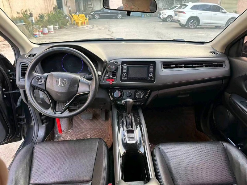 东莞17年本田缤智6