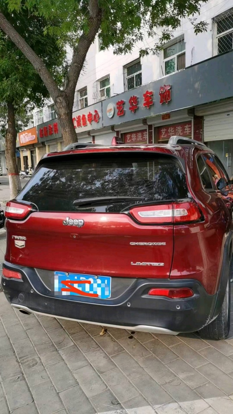 邯郸17年Jeep自由光4