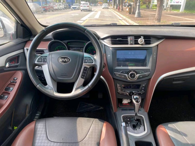 东莞15年比亚迪速锐5