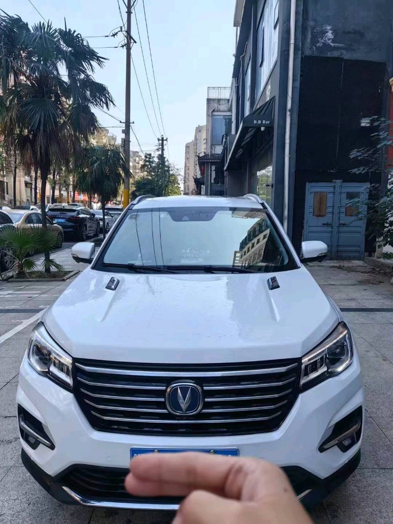 宜昌18年長安汽車CS751