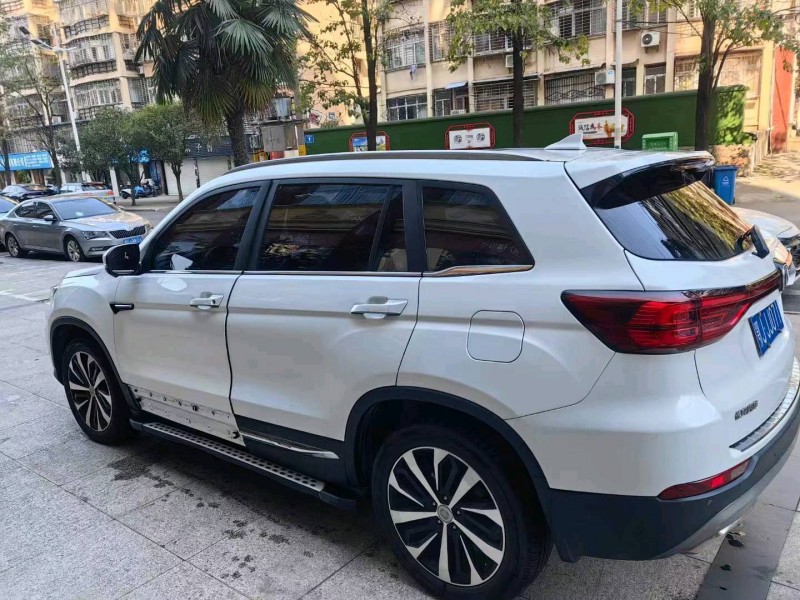 宜昌18年長安汽車CS758
