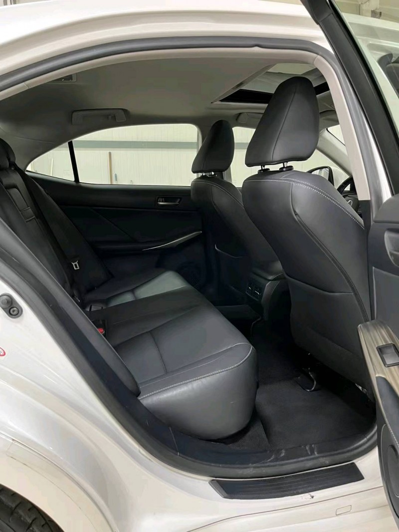 廊坊18年雷克萨斯IS5