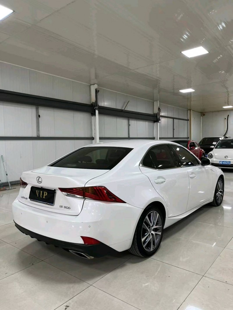 廊坊18年雷克萨斯IS8