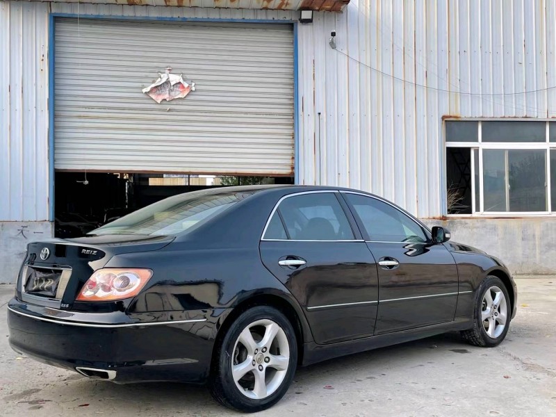 济宁10年丰田锐志8