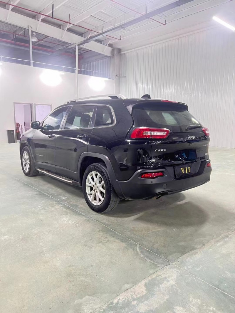 徐州17年Jeep自由光4