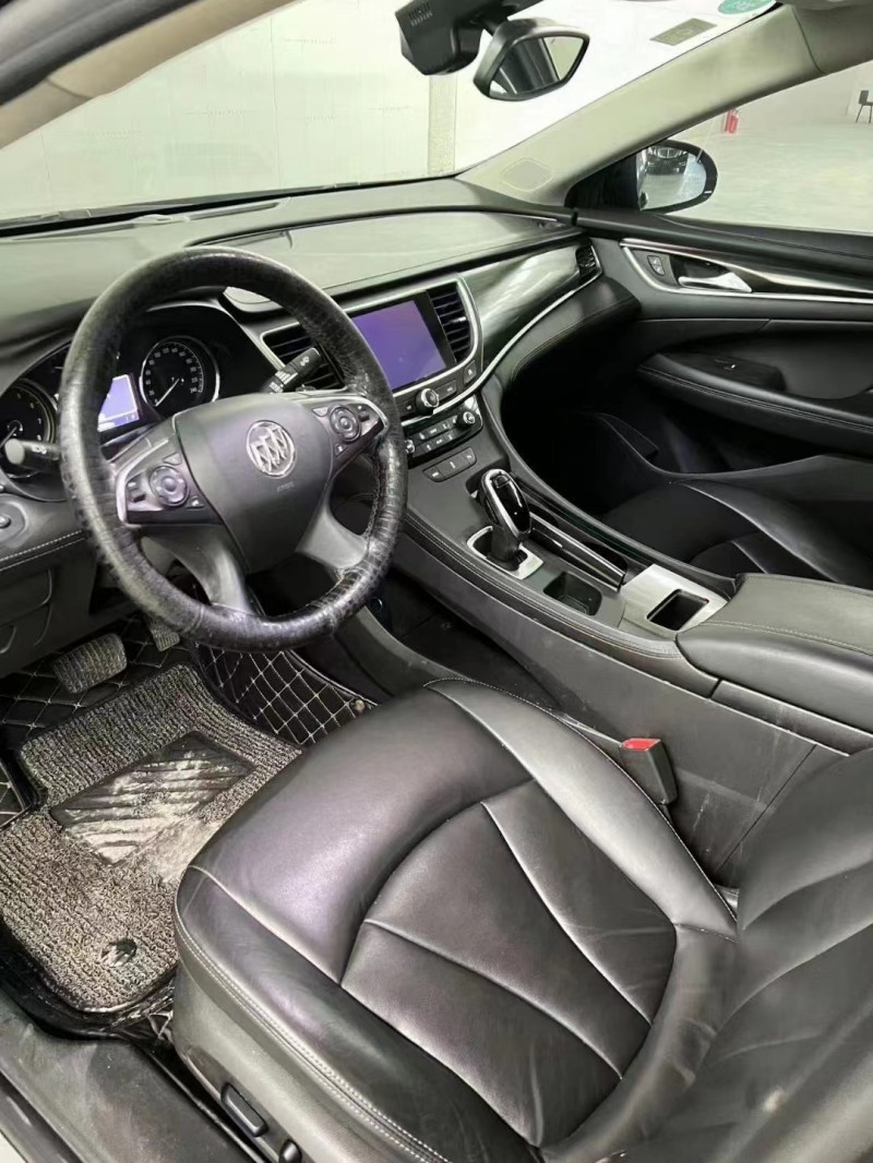 徐州20年别克君越8