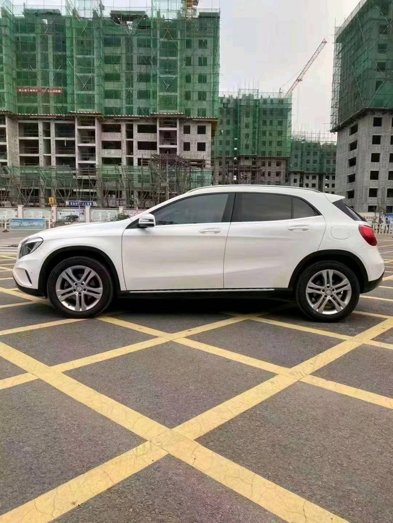 邯郸16年奔驰CLA3