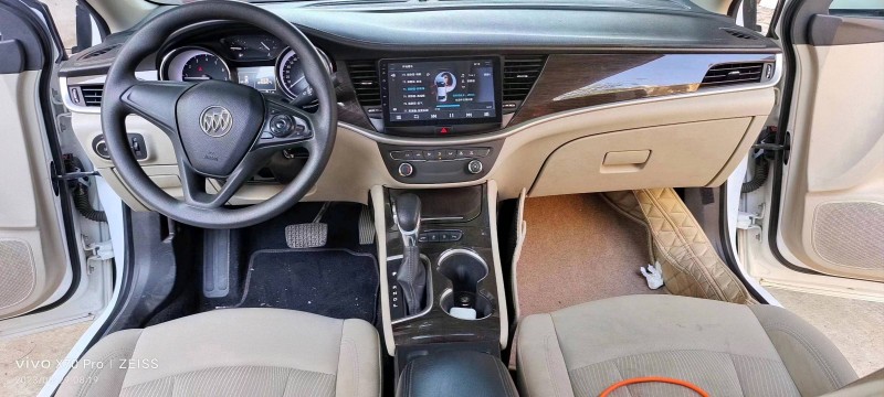 邢台17年别克威朗5