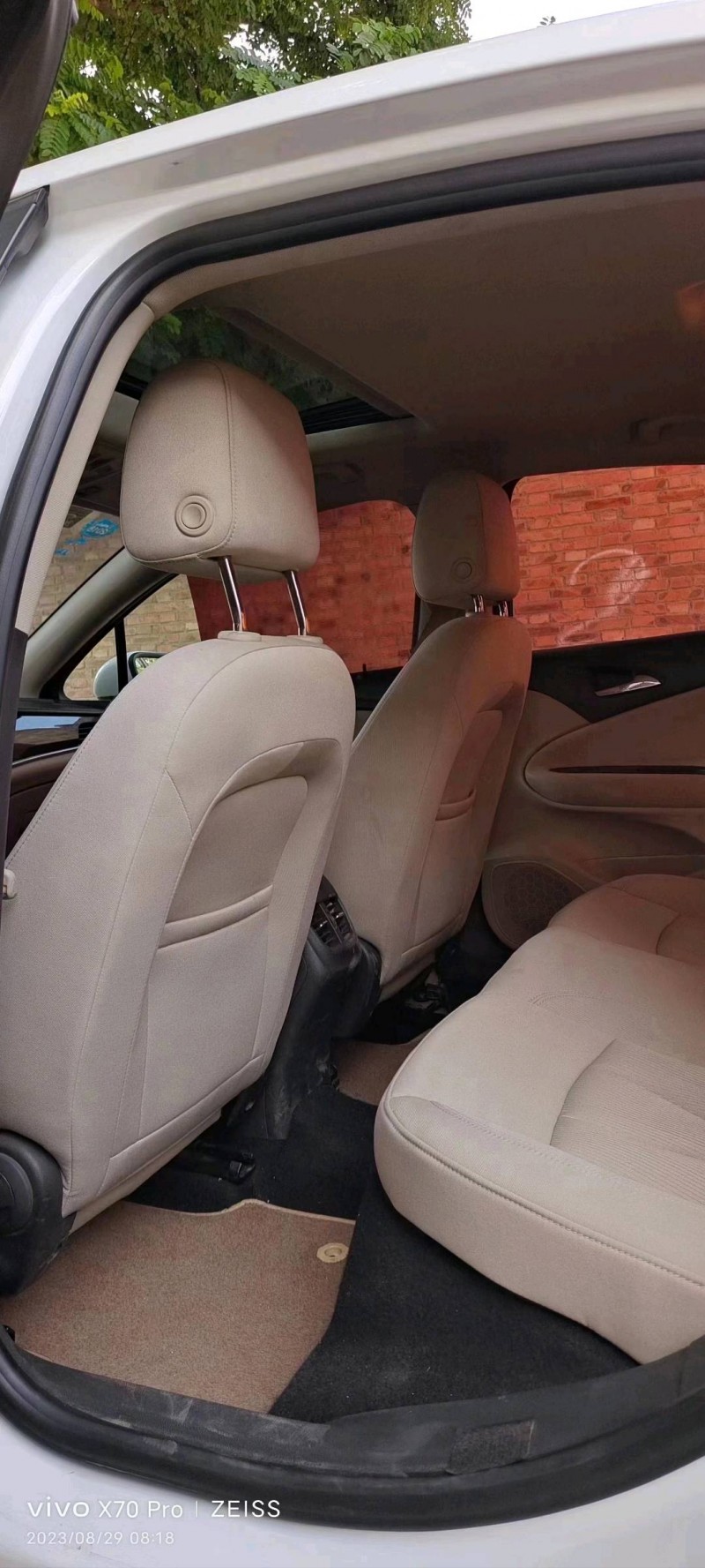 邢台17年别克威朗6