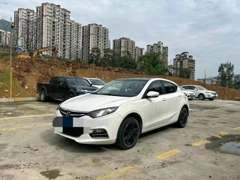 重庆17年长安汽车逸动2