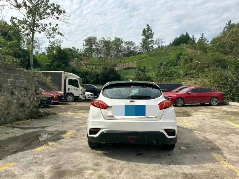 重庆17年长安汽车逸动6