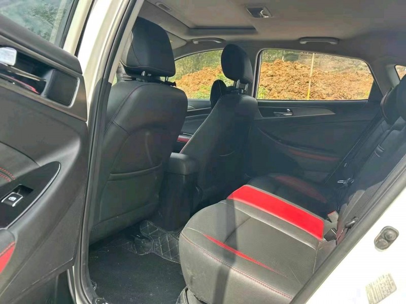 重庆17年长安汽车逸动7