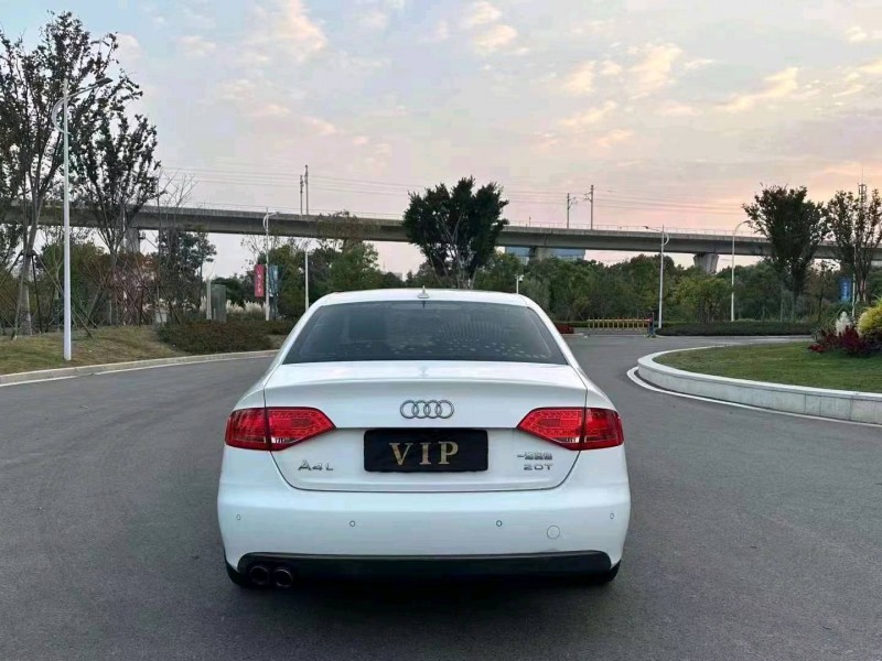 臺州12年奧迪A4L6
