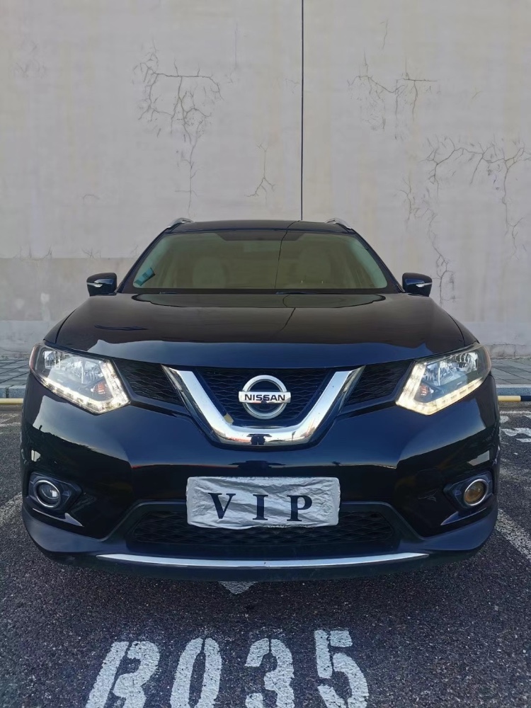 營口14年日產奇駿1