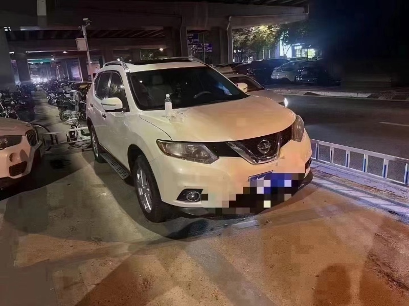 唐山14年日產奇駿2