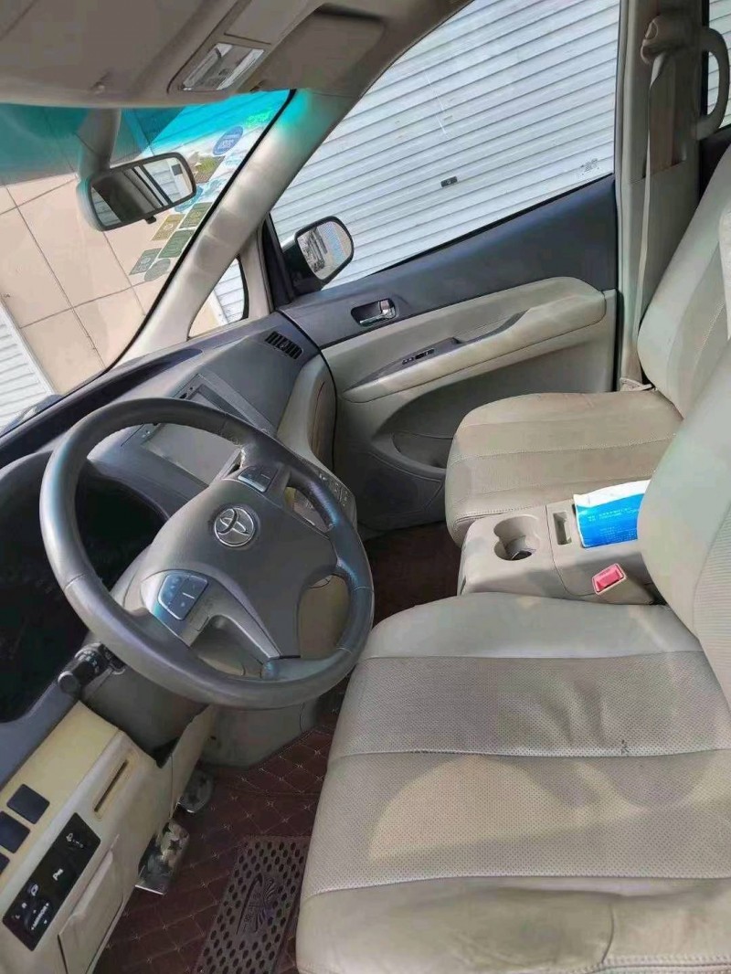 东营12年比亚迪M65